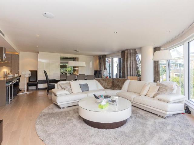 Townmead Road, London, SW6 2 bed apartment to rent £3,600 pcm £831 pw
