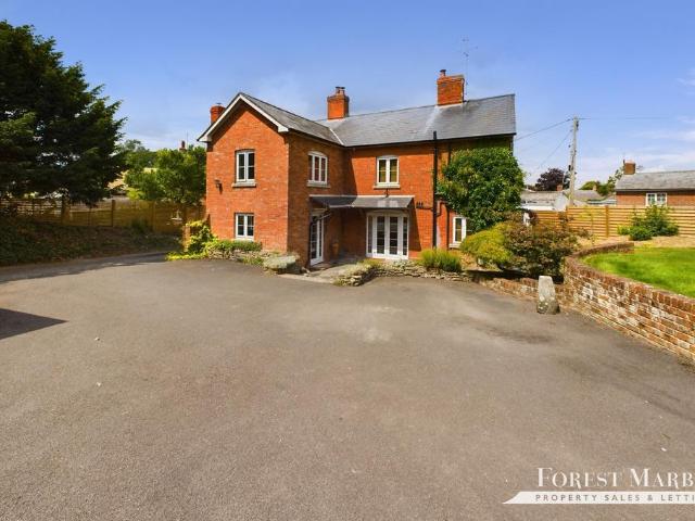 Townsend, Urchfont 3 bed detached house to rent £2,100 pcm £485 pw