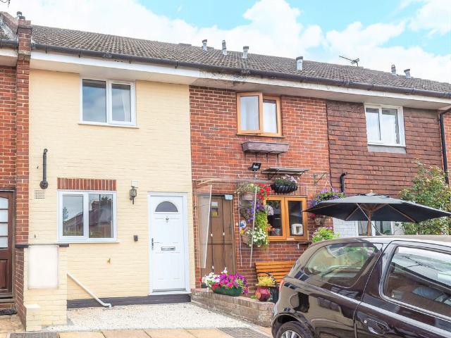 Townsend Cottages, Townsend Lane, Woking GU22, 2 bed detached house to rent, £1,550 pcm | PrimeLocation
