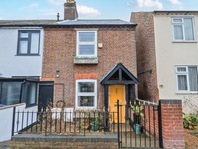 Townsend Road, Chesham, HP5 2 bed semi detached house to rent £1,750 pcm £404 pw
