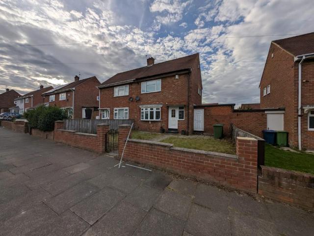Townsend Road, Sunderland, SR3 2 bed semi detached house to rent £695 pcm £160 pw