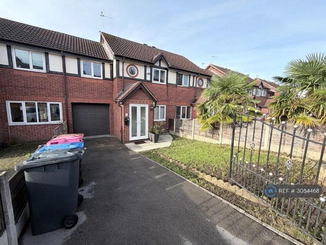 Townsend Road, Swinton, Manchester, M27 3 bed semi detached house to rent £1,550 pcm £358 pw