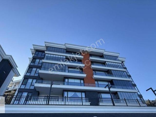 Tlc'den Kiralık 4+1 Bahçe Kat Daire