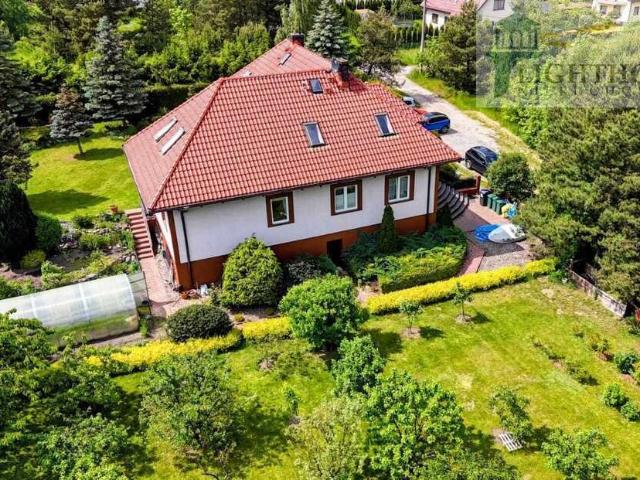 Rezydencja z potencjałem biznesowym 587 m² w Trąbkach Wielkich