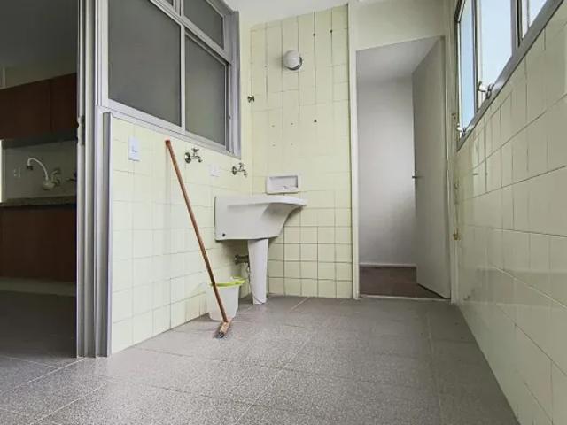 Três dorms em frente ao pq água branca