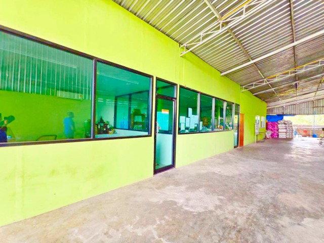 ตรม.ละ50 บาท โกดังโรงงานขนาด 800 ตร.ม. BigCลำลูกกาคลอง5 3.55กม. 2 ห้องน้ำ 4 ออฟฟิศ