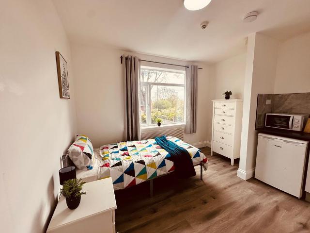 Trotters Lane, West Bromwich B71, Studio to rent, £780 pcm | PrimeLocation