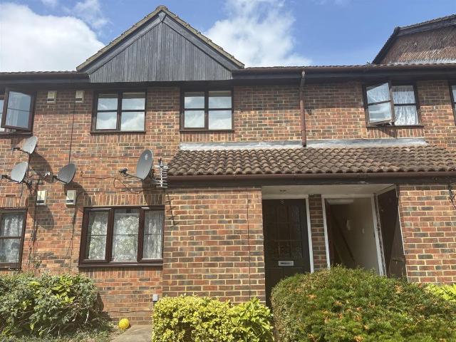Troutbeck Close, Slough SL2, 1 bed flat to rent, £1,200 pcm | PrimeLocation