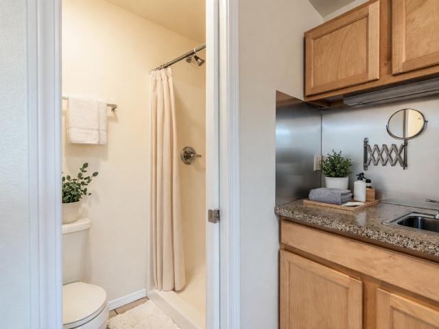 Troveré Elevated Studio Living Studio Apartment for Rent at 4309 7th Ave Ne, Seattle, WA 98105 University District