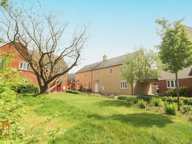 Trowel Place, Colchester, Essex, CO2 4 bed semi detached house to rent £1,650 pcm £381 pw