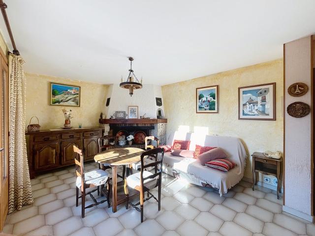 Trois appartements Fort potentiel à Roure 06420