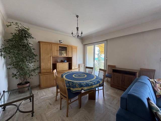 Trois pièces de 100m² avec vue mer panoramique, terrasse de 20m² et piscine