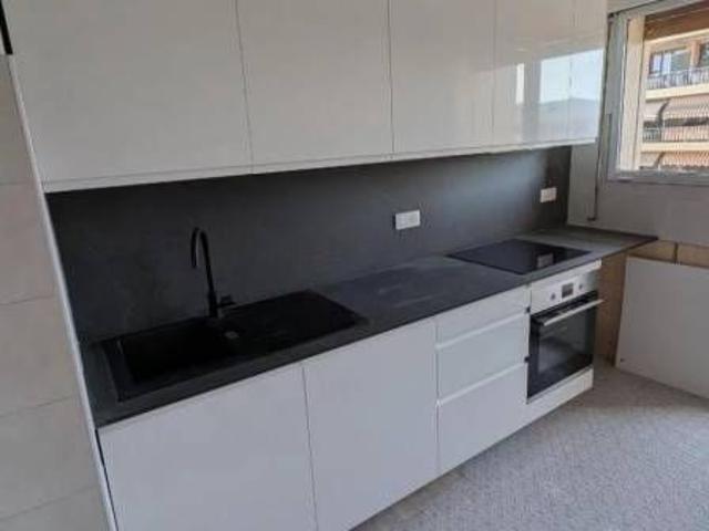 Trois pièces de 80m² avec cave, terrasse et deux balcons