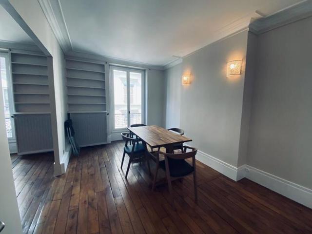Trois pièces loué meublé Rue de Saussure 75017 La Fonciè