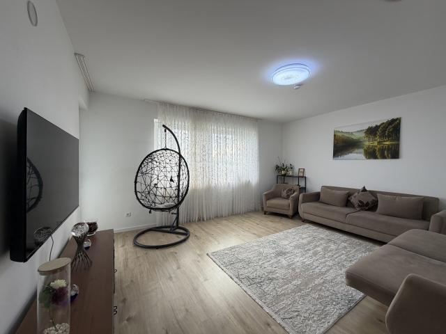 Troisdorf Altenforst: Renovierte 2 Zimmer Eigentumswohnung mit ca. 55m² Wfl. & Balkon zu verkaufen