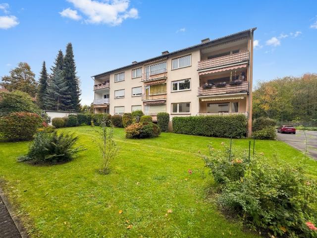 Troisdorf: Modernisierte Wohnung in ruhiger Lage, mit guter Raumaufteilung mit Garage