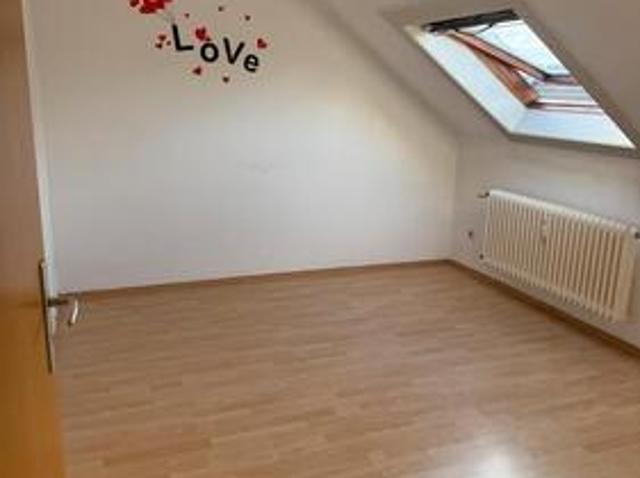 Troisdorf Mitte, Wohnung 67qm 3 Zi KDB, DG