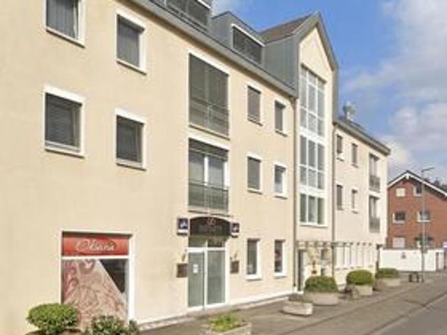Troisdorf Zentrum: 3 Zimmerwohnung mit Balkonen und TG Stellplatz
