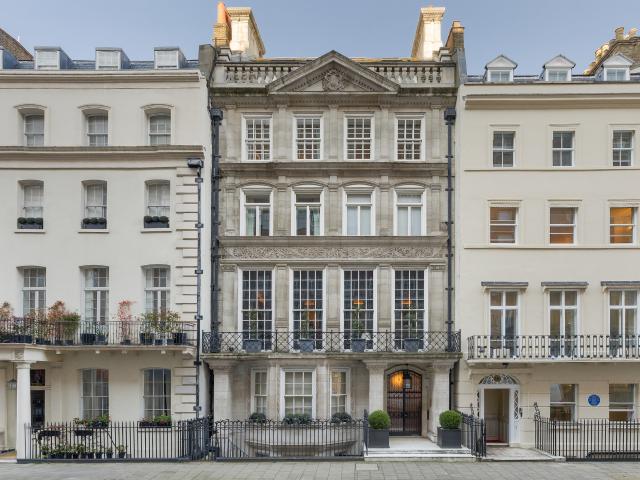Trophy Duplex Apartment in the heart of Mayfair