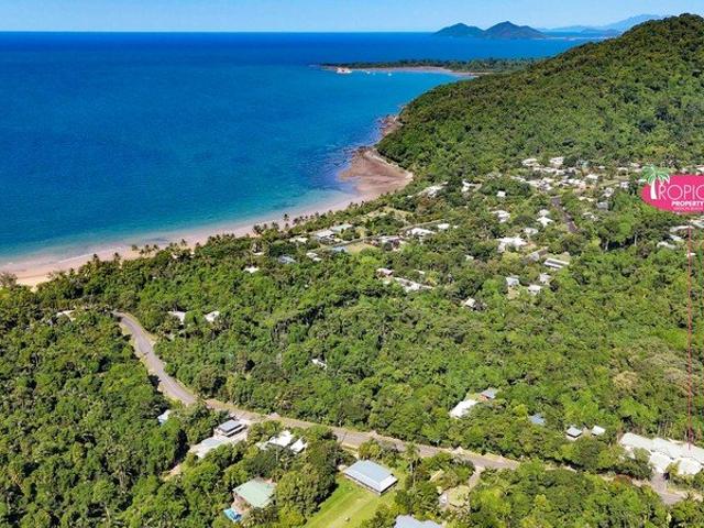 Tropical Townhouse Living in Bingil Bay !