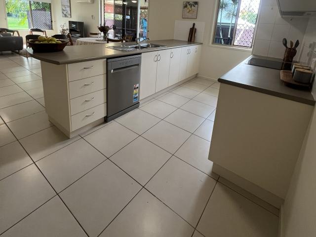 Tropical Treat in the Mackay region! An Astute Investment Opportunity or An Awesome Family Home in a Sort After Area