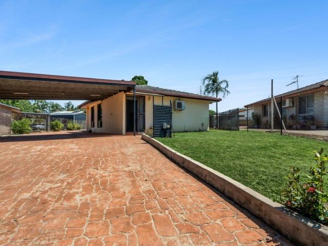 Tropical Charm, Generous Space & a Lifestyle to Love