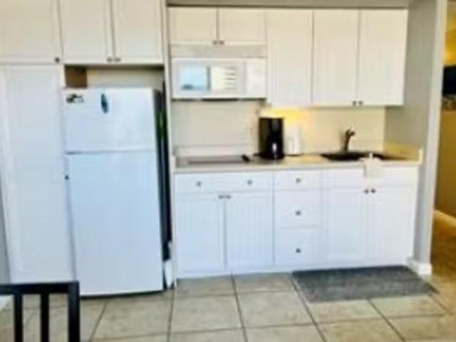 Tropical Escapes, 2440 Kūhiō Ave, Waikiki 1 Bedroom 1 Bath
