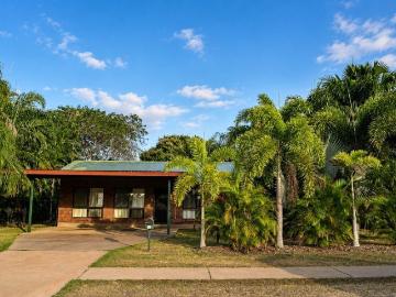 TROPICAL FAMILY HOME