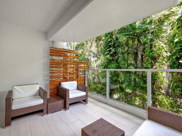 Tropical Garden Views in the Drift Palm Cove