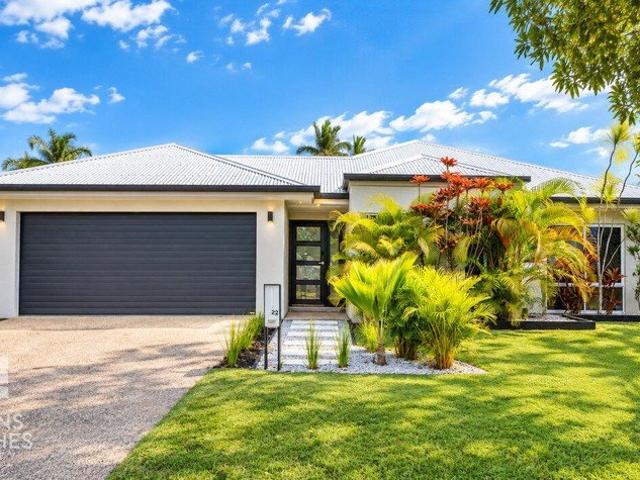 Tropical Living at Its Best | Walk to the Beach
