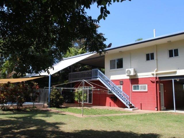 TROPICAL LIVING IN THE HEART OF NIGHTCLIFF
