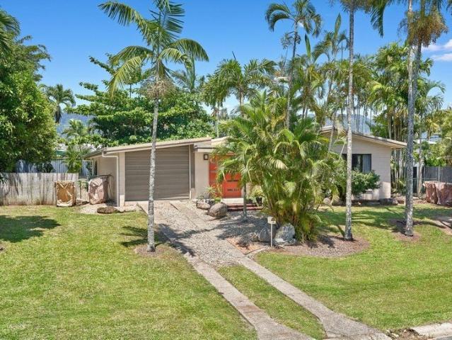 Tropical Living in Trinity Beach