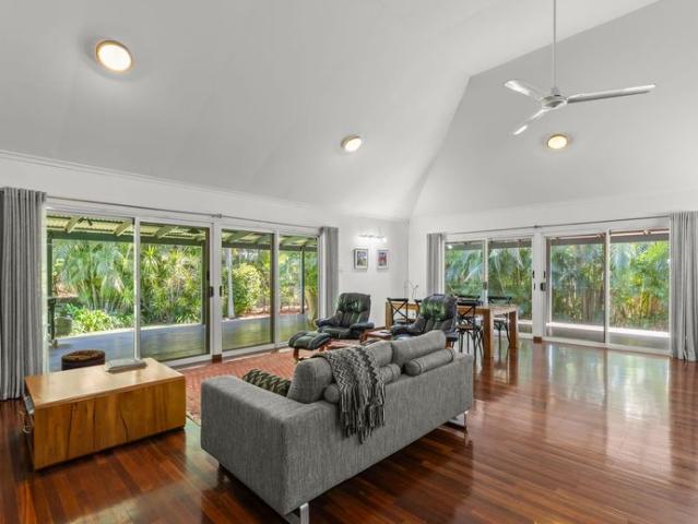 Tropical Living, Moments from Cable Beach