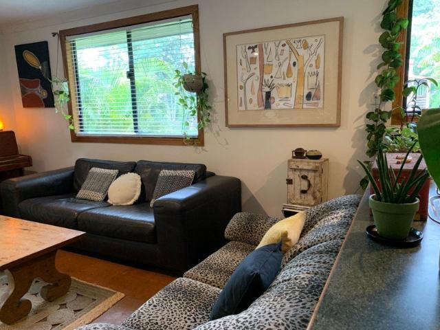 Tropical Oasis + 4×3 Bed Manor House CDC | 984m² Ocean Shores