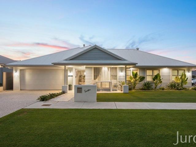 Tropical Resort Living A Private Oasis Opposite Bushland