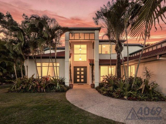 Tropical Retreat In Prime Location