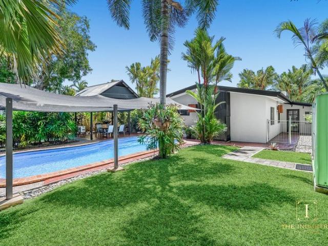 Tropical Setting | 650m to Trinity Beach | Fully Furnished