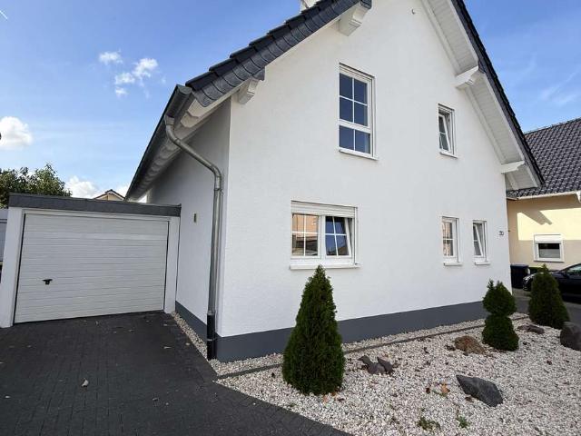Traum Einfamilienhaus, Erstbezug nach Komplett Sanierung, ruhige Zentrumslage in Euskirchen