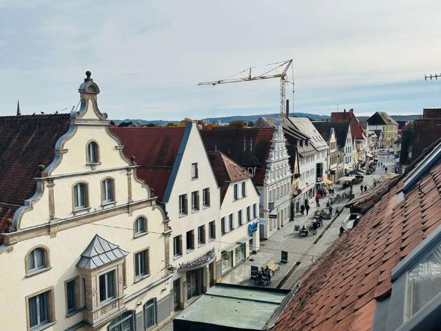 Traumblick über Forchheim – modern sanierte 2 Zi. Maisonette, 82 m², offenes Wohnkonzept