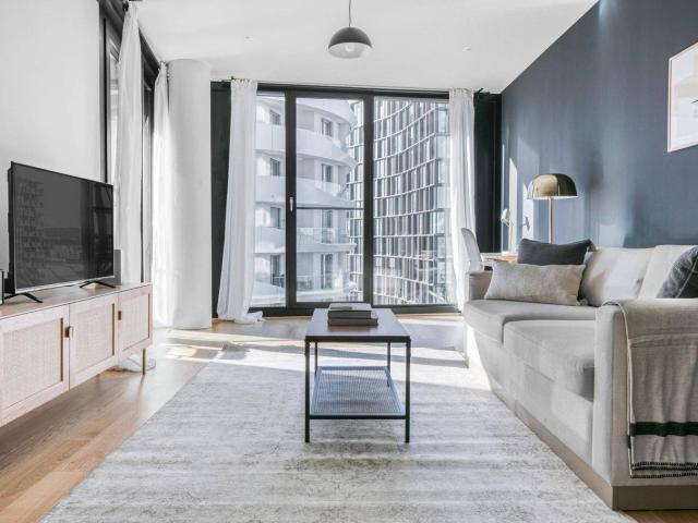 Traumblick über Wien, BelMain Tower mit Gym, Wellness & Lounge, 2 Zimmer + Balkon, 9. Stock, U Bahn VIE98