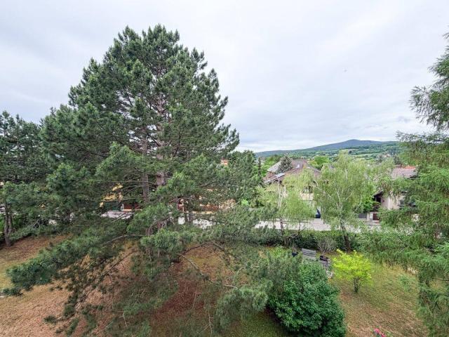 Traumblick! 3 Zimmer Eigentumswohnung mit Loggia, Garage und Lift in zentraler Lage von Baden!