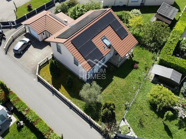 Traumdomizil mit Whirlpool, Solaranlage & viel Platz in Thielle