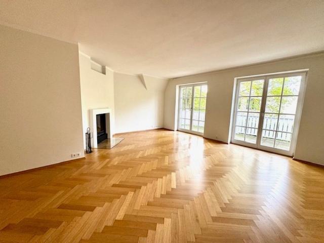 Traumh. 3 Zi.Whg. 1. OG in einer Villa Parkett EBK Kamin gr. Balkon Stadtpark 33332 Gütersloh