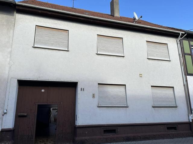 Traumhaft großes Zwei Familienhaus mit Wintergarten, Hof, Scheune & Garten PROVISIONSFREI