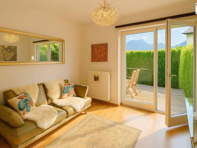 Traumhaft schöne Gartenwohnung im Süden der Stadt Salzburg, Leopoldskron, mit Terrasse, Untersbergblick  Carport + Stellplatz
