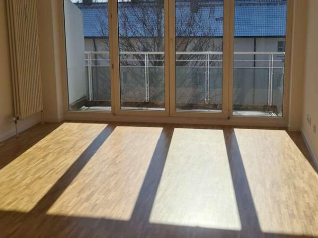 Traumhaft wohnen frei, absolut ruhig u sonniger Balkon: 3 Zi Whg./Prov.Frei