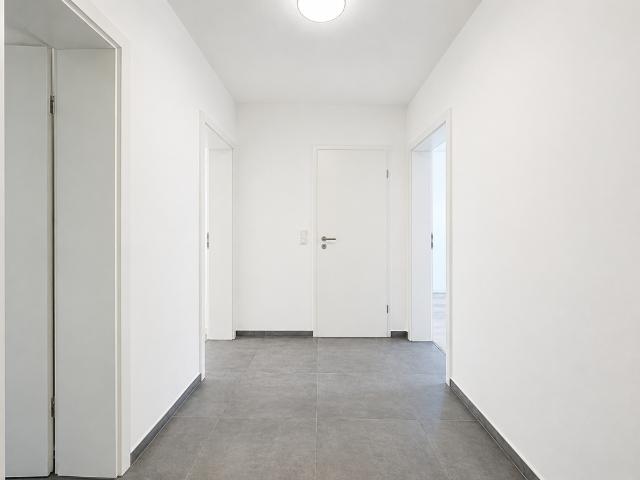 Traumhaft wohnen: Komplett renovierte 2 Zimmer Wohnung im Erdgeschoss