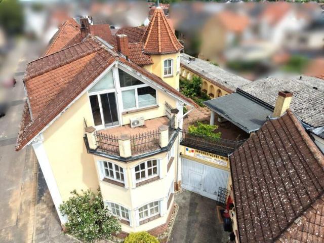 Traumhafte Maisonettewohnung mit wunderschöner Terrasse Wohnen auf zwei Ebenen mit besonderem Charme
