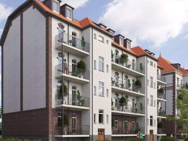 TRAUMHAFTE MAISONETTEWOHNUNG 4,5 ZIMMER IM DACHGESCHOSS BALKON KLIMAANLAGE STELLPLATZ