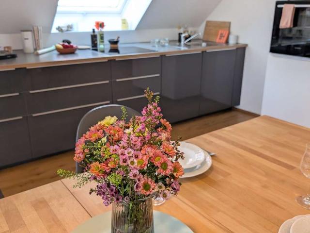 traumhafte Maisonette Wohnung möbliert 2 Balkone